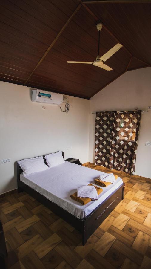 Trippr Gokarna - Beach Hostel Екстер'єр фото